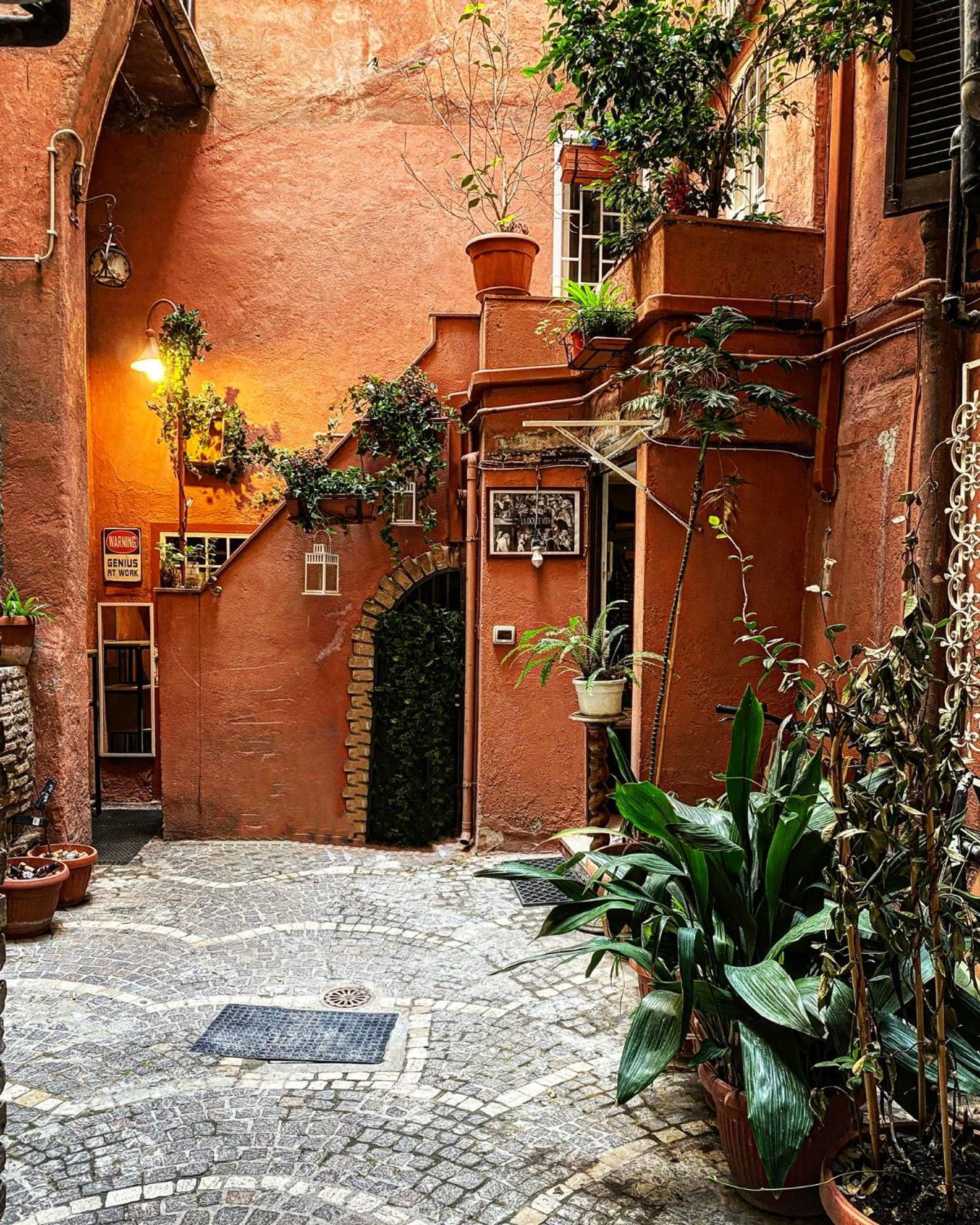 The Old Town Inn, Rome